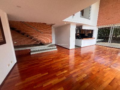 Apartamento de 3 alcobas en arriendo en El Poblado, Medellín, 270 m² · foto 2 de 19