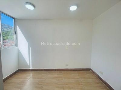 Apartamento de 2 alcobas en venta en Loma Del Indio, Medellín, 60 m² · foto 11 de 16