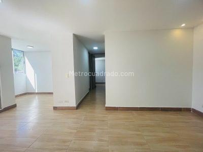 Apartamento de 2 alcobas en venta en Loma Del Indio, Medellín, 60 m² · foto 3 de 16