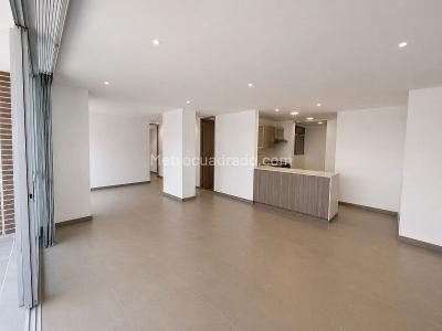Apartamento de 2 alcobas en arriendo en El Poblado, Medellín, 88 m² · foto 3 de 11
