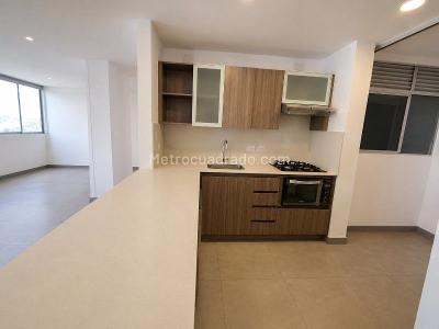 Apartamento de 2 alcobas en arriendo en El Poblado, Medellín, 88 m² · foto 4 de 11
