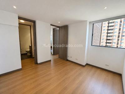 Apartamento de 2 alcobas en arriendo en El Poblado, Medellín, 88 m² · foto 8 de 11