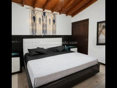 Casa de 4 alcobas en venta en Caicedo, Medellín, 288 m² · foto 10 de 19