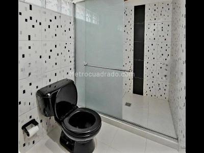 Casa de 4 alcobas en venta en Caicedo, Medellín, 288 m² · foto 15 de 19