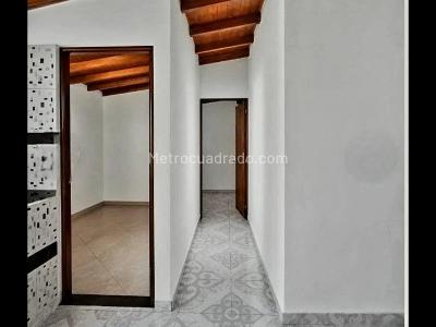 Casa de 4 alcobas en venta en Caicedo, Medellín, 288 m² · foto 7 de 19