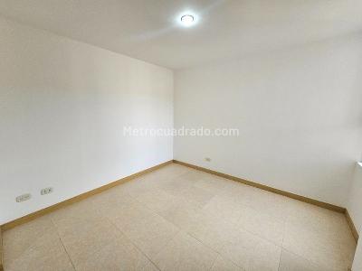 Apartamento de 3 alcobas en arriendo en Loma De San Jose, Sabaneta, 70 m² · foto 10 de 15