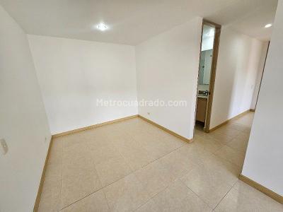 Apartamento de 3 alcobas en arriendo en Loma De San Jose, Sabaneta, 70 m² · foto 2 de 15