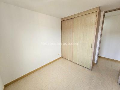 Apartamento de 3 alcobas en arriendo en Loma De San Jose, Sabaneta, 70 m² · foto 6 de 15