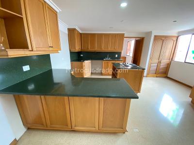 Apartamento en venta en Laureles, Medellín · foto 4 de 15
