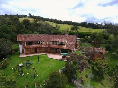 Casa de 5 alcobas en venta en Envigado, Envigado, 280 m² · foto 14 de 17