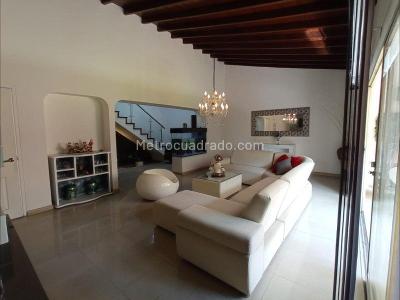 Apartamento en venta en El Poblado, Medellín · foto 2 de 20
