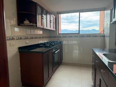 Apartamento de 4 alcobas en venta en El Poblado, Medellín, 119 m² · foto 3 de 9