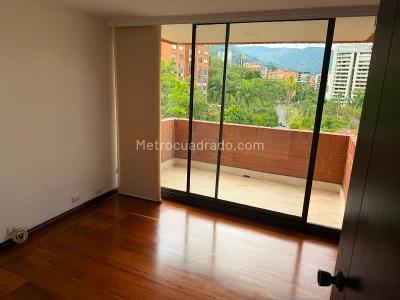 Apartamento de 4 alcobas en venta en El Poblado, Medellín, 119 m² · foto 6 de 9