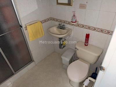 Casa de 3 alcobas en venta en Laureles, Medellín, 235 m² · foto 6 de 9
