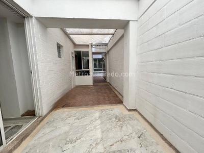 Apartamento de 3 alcobas en arriendo en Simon Bolivar Laureles, Medellín · foto 13 de 14