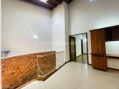 Casa de 3 alcobas en venta en San Lucas, Medellín, 210 m² · foto 6 de 20