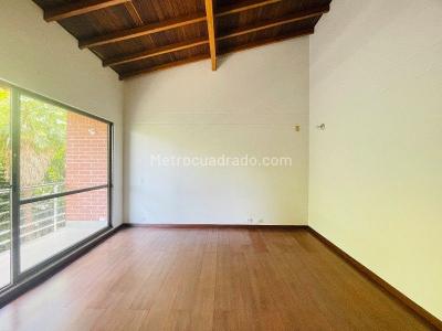 Casa de 3 alcobas en venta en San Lucas, Medellín, 210 m² · foto 9 de 20