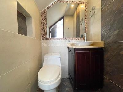 Apartamento de 3 alcobas en arriendo en Laureles, Medellín · foto 13 de 16