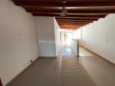Apartamento de 3 alcobas en arriendo en Laureles, Medellín · foto 2 de 16