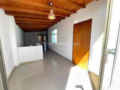 Apartamento de 3 alcobas en arriendo en Laureles, Medellín · foto 3 de 16