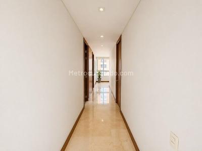 Apartamento en arriendo en El Tesoro, Medellín · foto 10 de 18