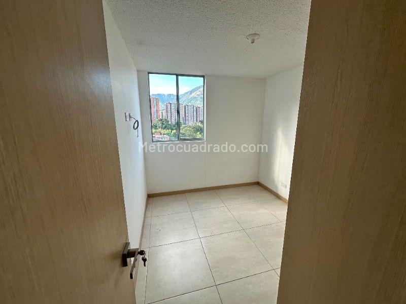 Piso – Bello, La Gran Avenida - Más