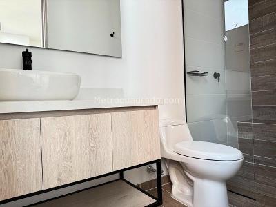Apartamento de 2 alcobas en venta en Loma De Los Mesa, Envigado, 96 m² · foto 7 de 9