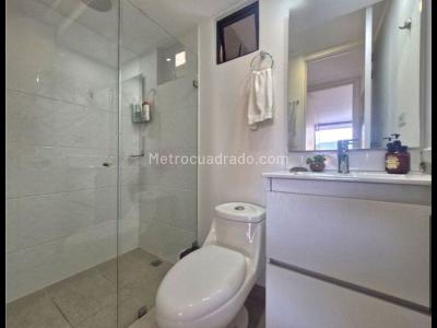 Apartamento de 3 alcobas en venta en El Nogal Los Almendros, Medellín, 108 m² · foto 11 de 14