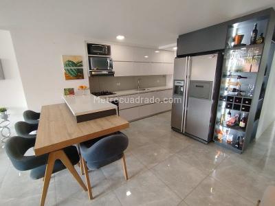 Apartamento de 3 alcobas en venta en El Nogal Los Almendros, Medellín, 108 m² · foto 3 de 14