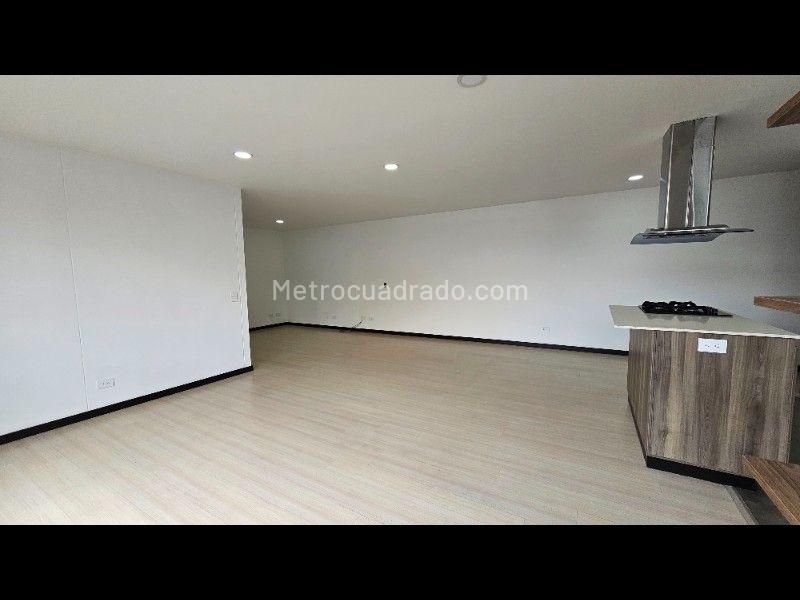 3BR Apartment in Loma Del Esmeraldal (100 m²) - 2