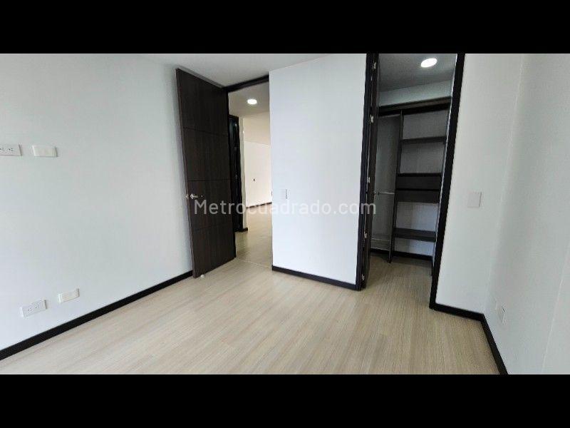 3BR Apartment in Loma Del Esmeraldal (100 m²) - 4