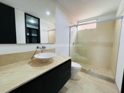 Apartamento de 2 alcobas en arriendo en El Poblado, Medellín, 120 m² · foto 10 de 14