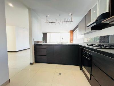 Apartamento de 2 alcobas en arriendo en El Poblado, Medellín, 120 m² · foto 5 de 14