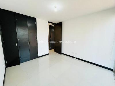 Apartamento de 2 alcobas en arriendo en El Poblado, Medellín, 120 m² · foto 8 de 14