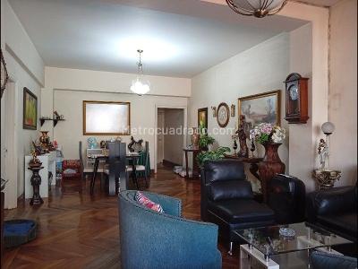 Apartamento de 1 alcoba en venta en La Candelaria, Medellín, 139 m² · foto 2 de 16