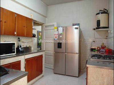 Apartamento de 1 alcoba en venta en La Candelaria, Medellín, 139 m² · foto 4 de 16