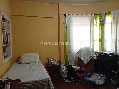 Apartamento de 1 alcoba en venta en La Candelaria, Medellín, 139 m² · foto 8 de 16
