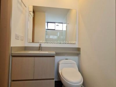 Apartamento de 2 alcobas en venta en El Poblado, Medellín, 89 m² · foto 16 de 18