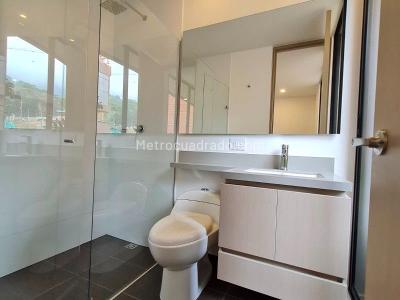 Apartamento de 2 alcobas en venta en El Poblado, Medellín, 89 m² · foto 17 de 18