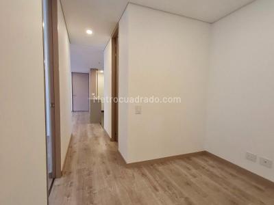 Apartamento de 2 alcobas en venta en El Poblado, Medellín, 89 m² · foto 8 de 18