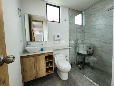 Apartamento de 3 alcobas en venta en Cabañas, Bello, 58 m² · foto 11 de 12