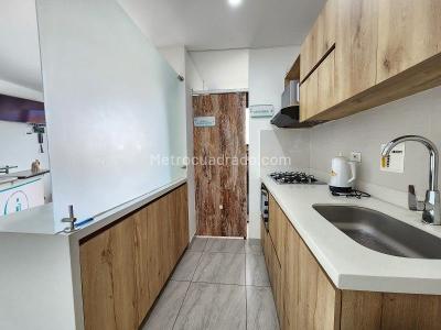 Apartamento de 3 alcobas en venta en Cabañas, Bello, 58 m² · foto 5 de 12