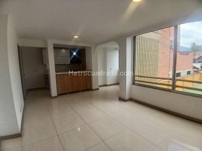 Apartamento de 3 alcobas en venta en Granada, Medellín, 75 m² · foto 2 de 16