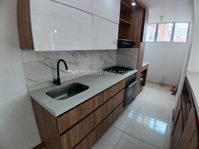 Apartamento de 3 alcobas en venta en Granada, Medellín, 75 m² · foto 4 de 16