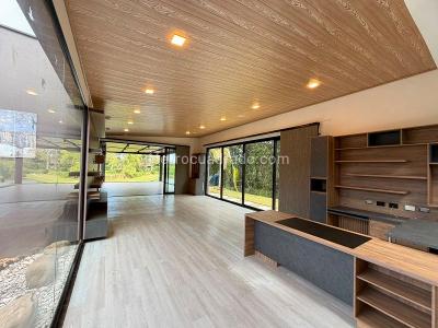 Casa de 4 alcobas en venta en Llanogrande, Rionegro, 540 m² · foto 2 de 20