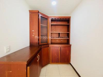 Casa de 3 alcobas en arriendo en San Lucas, Medellín, 280 m² · foto 12 de 20