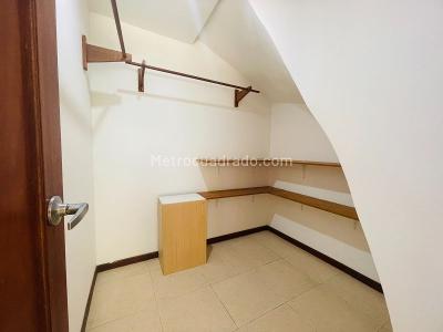 Casa de 3 alcobas en arriendo en San Lucas, Medellín, 280 m² · foto 13 de 20