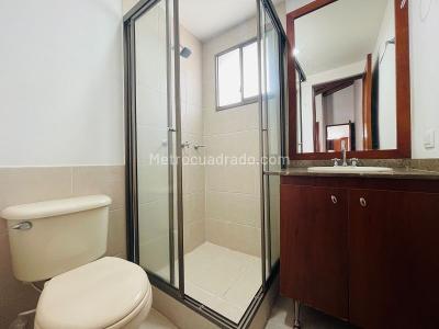 Casa de 3 alcobas en arriendo en San Lucas, Medellín, 280 m² · foto 18 de 20