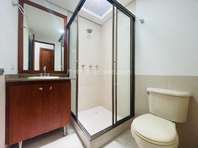 Casa de 3 alcobas en arriendo en San Lucas, Medellín, 280 m² · foto 19 de 20