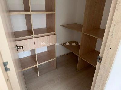 Apartaestudio en arriendo en Belen Loma De Los Bernal, Medellín, 50 m² · foto 5 de 6